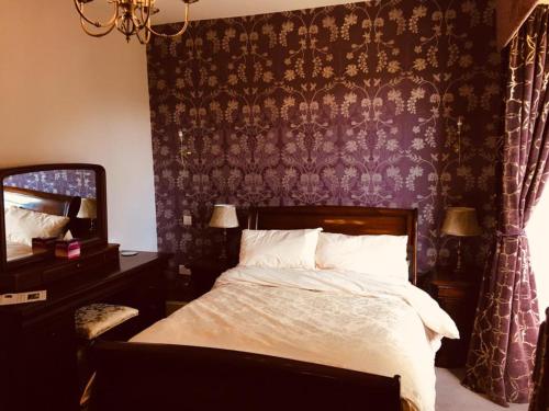 Brass Castle Country House Accommodation - image 13