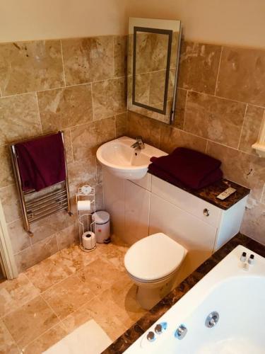 Brass Castle Country House Accommodation - image 4