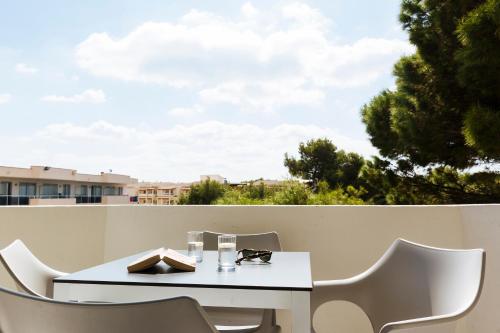 TUI BLUE Alcudia Pins - image 8
