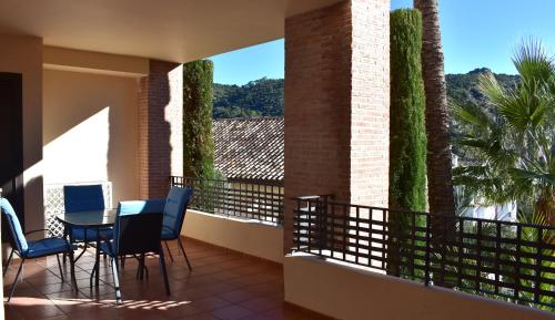 設施, 埃爾卡薩爾公寓 (El Casar Apartments) in 貝納阿維斯鎮中心