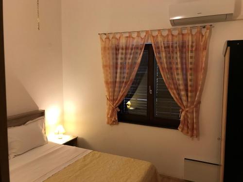  Apartment Villa-Bukvic in Pješčana Uvala