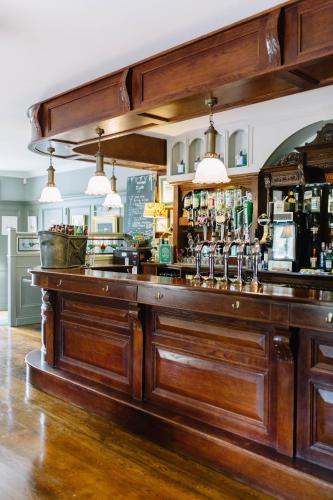 Riverbank Country Pub and Guesthouse - image 3