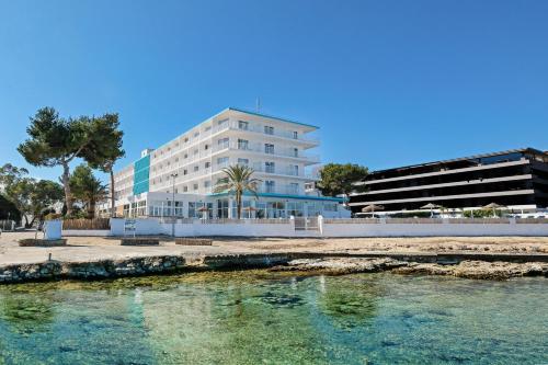 Hotel in San Antonio Bay 