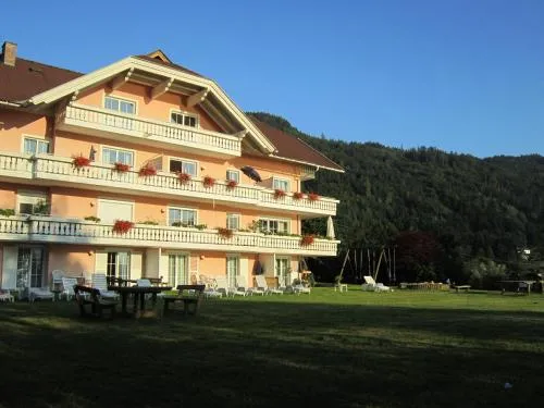 Appartementhaus Karantanien am Ossiacher See in Ossiach, Österreich