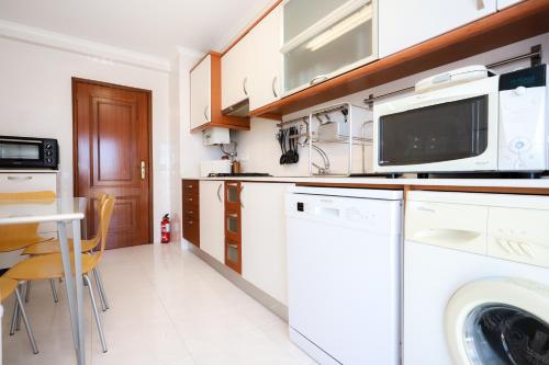 Sotto Mayor Residence - image 10