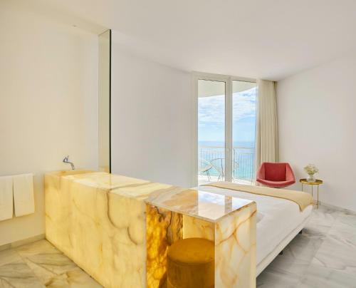 Superior Double Room with Lateral Sea View and Balcony