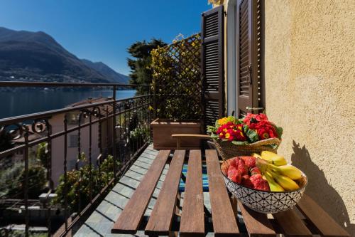 Terrazzo/balcone, Lovely Apartment Overlooking Lake Como by Rent All Como in Carate Urio