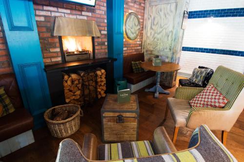 Pub/Lounge, Tullie Inn in Balloch