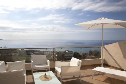 One-Bedroom Apartment with Sea View