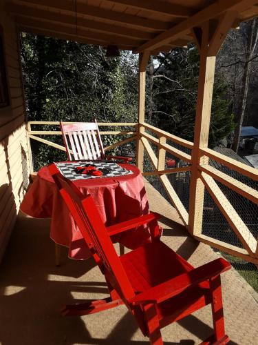 The Evening Shade River Lodge and Cabins