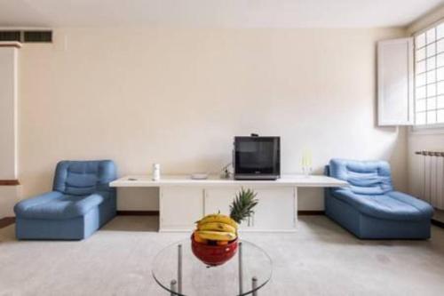 One-Bedroom Apartment image 10