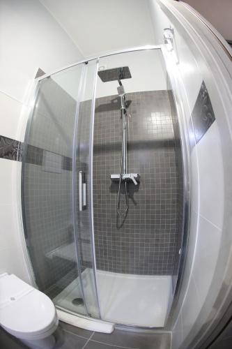 Double Room image 6