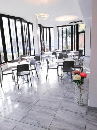 Hotel Atmosfere Beach - image 3