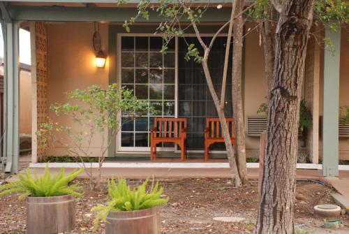 El Bonita Motel - image 9