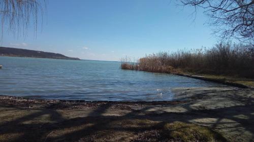  Nóra Apartman in Balatonfůzfő