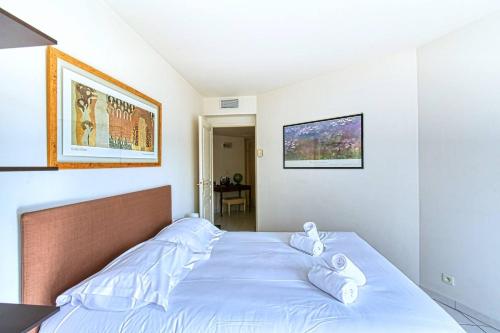 HESPE - Beautiful 2 bed apartment only 50m from the beach!
