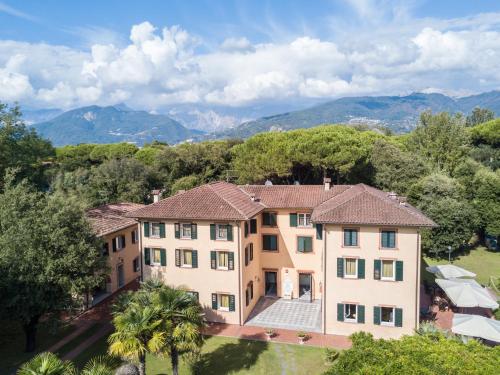 Hotel Cavalieri Del Mare – Ronchi, WI
