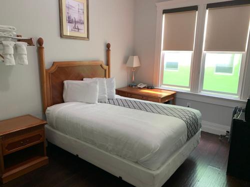 Queen Room with Shared Bathroom
