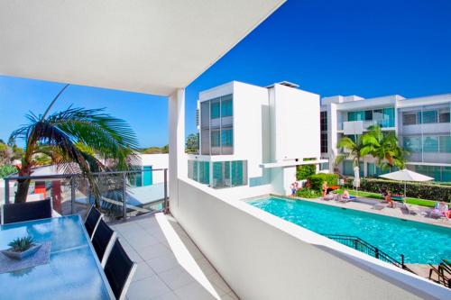 Element on Coolum Beach Element on Coolum Beach is conveniently located in the popular Coolum Beach area. The hotel offers a wide range of amenities and perks to ensure you have a great time. Facilities like luggage storage,