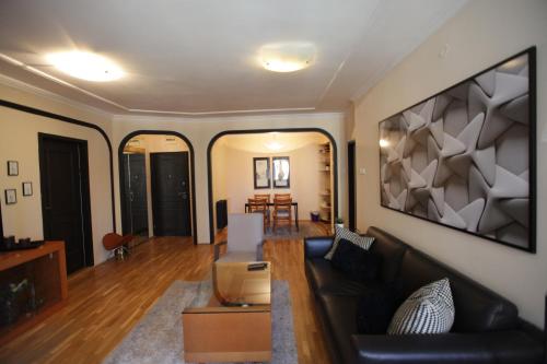 YELLOW APARTMENT, Skopje