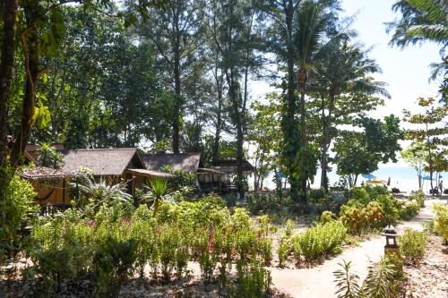 Bamboo Bungalows - Ko Phayam