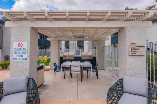 1BR Apt in North Phoenix with Pool by WanderJaunt - image 5