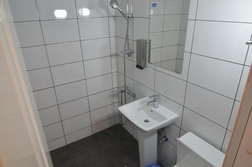 Kimchee Guesthouse Haeundae - Hostel Room Type - Double Room with Private Bathroom