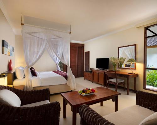 Beach Bungalow image 2