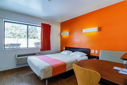 1 queen bed