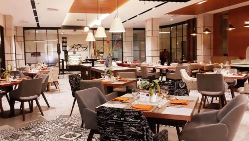 Restaurant, Swiss-Belhotel Borneo Samarinda in Samarinda