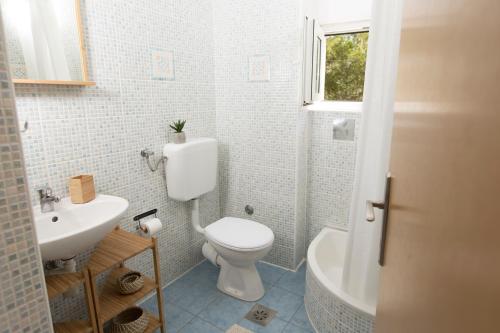 SUPER HORIZONT- Sea View Apartments with private Jacuzzi time & Free Parking, Spalato (Split) (foto 9)