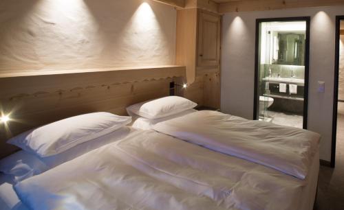 Bernerhof Swiss Quality Hotel Gstaad Room Type - Two-Bedroom Suite
