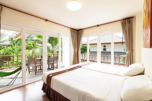 Baan Talay Samran 4 Bedrooms Villa with Beach and 3 pools, Cha-Am