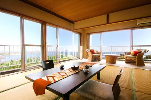 Family Room with Sea View