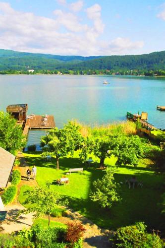 Standard Double Room with Lake View