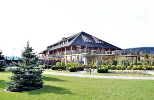 . Hotel Świętokrzyski Dwór