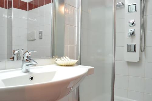 King Suite image 2