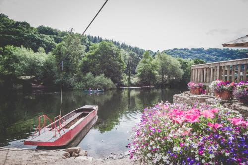 Ye Old Ferrie Inn - Accommodation - Symonds Yat