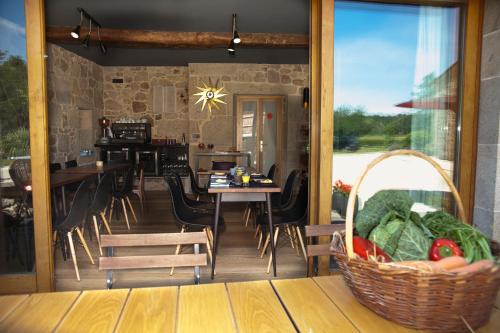 Entrance, Os Lambrans in Padron