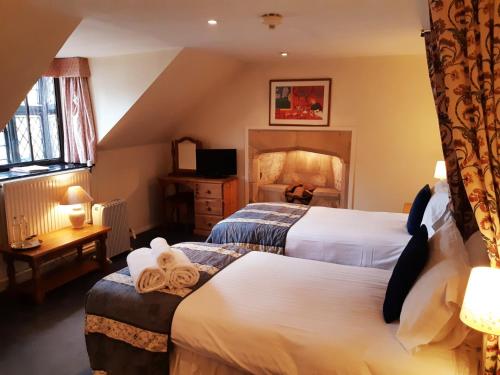 2 twin beds