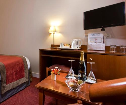 Europe Hotel Paris Eiffel - image 6