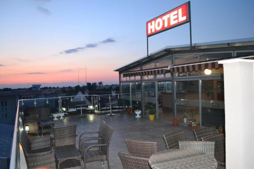 Alexander Hotel - image 5