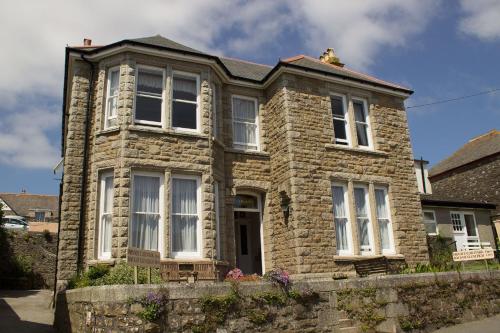 Glenleigh Bed And Breakfast, Marazion, Cornwall