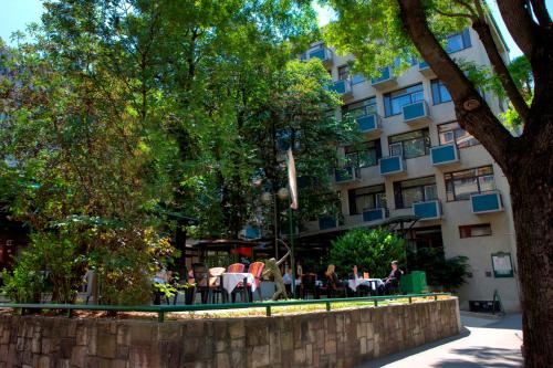 Benczur Hotel - image 3