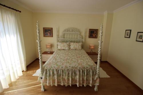  Lovely Villa, Ferienwohnung in Lourinhã