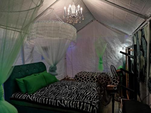 Teratak Zakiah SAFARI Glamping
