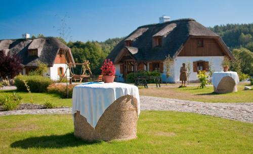 2 bedrooms, 5 beds