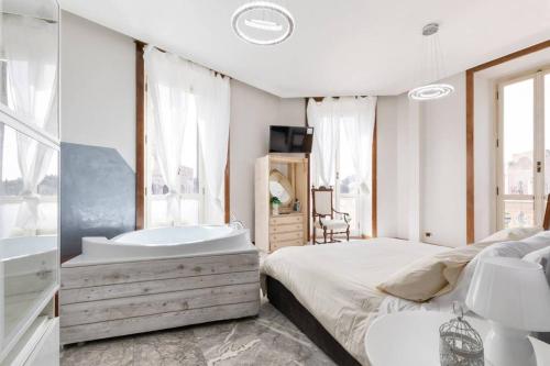 View Colosseo From Jacuzzi - image 6