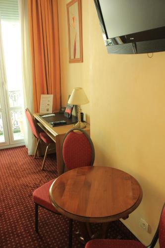 Facilities, Hotel Foch in 6e arrondissement