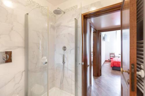 jacuzzi in front of the colosseum - image 2